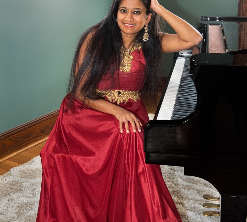 चारु सूरी का नवीनतम एल्बम शायन श्रोताओं को धीमा करने के लिए कहता है