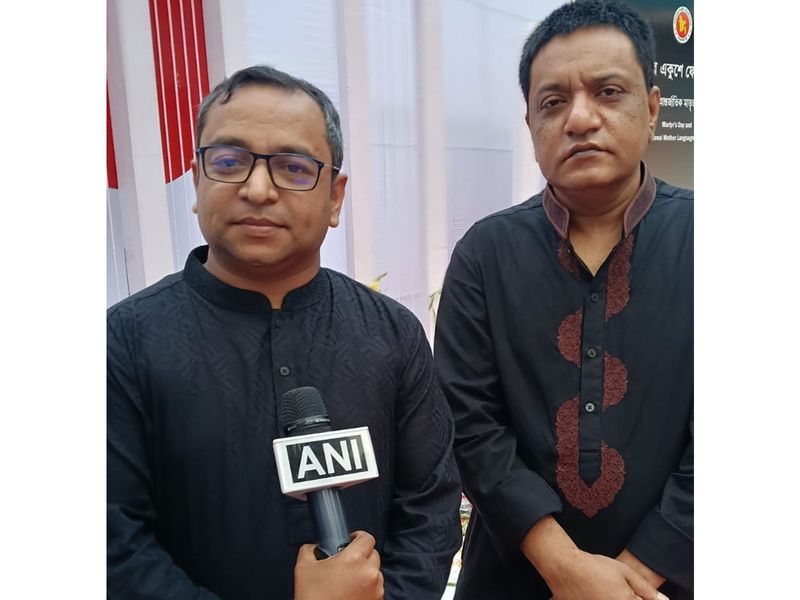 त्रिपुरा में बांग्लादेश उच्च न्यायालय में लोगों ने अंतरराष्ट्रीय मातृभाषा दिवस पर दिवंगत आत्माओं को श्रद्धांजलि अर्पित की