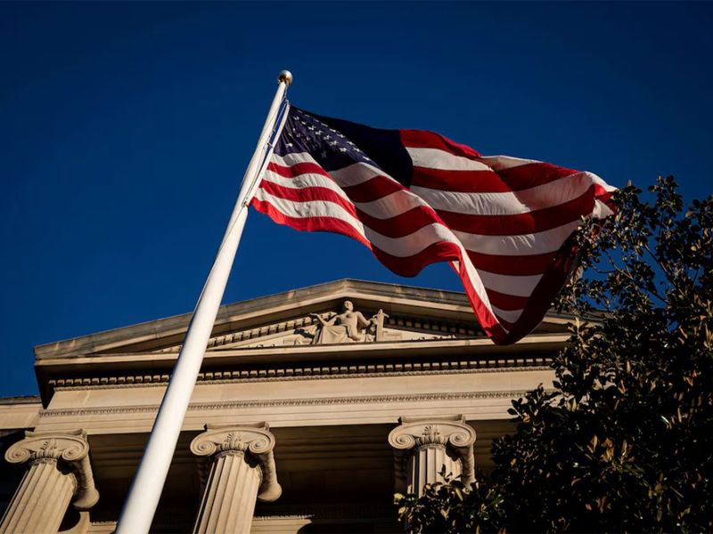 अमेरिकी अधिकारियों का कहना है कि ईरान पर सैन्य कार्रवाई से पहले तीन दौर की वार्ता विफल रही