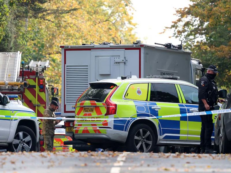 ब्रिटेन के नौसैनिक अड्डे पर ईरानी व्यक्ति को हिरासत में लिया गया