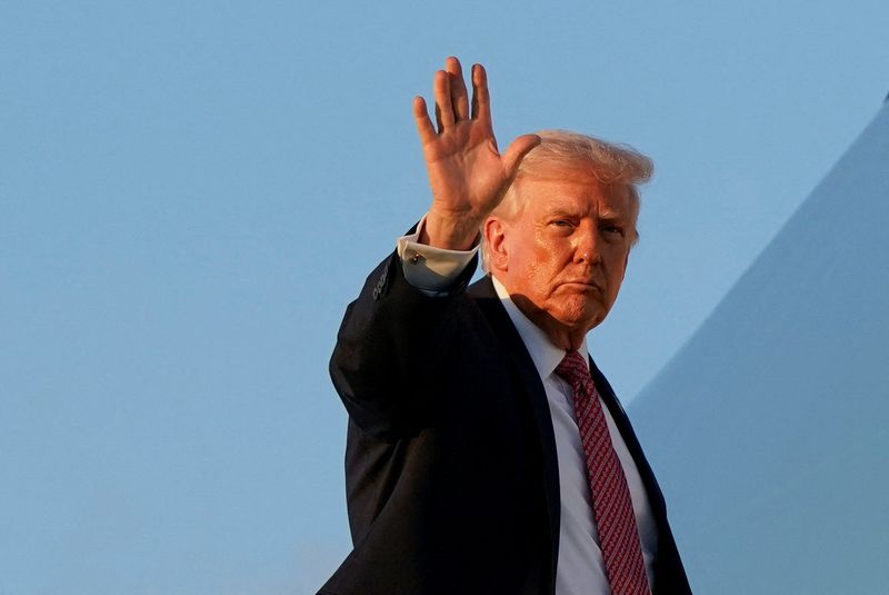 कांग्रेस में होमलैंड सिक्योरिटी फंडिंग संस्थापकों को बहाल करने का प्रयास, ट्रम्प का कहना है कि हवाई अड्डे के सुरक्षा कर्मचारियों को भुगतान करेंगे