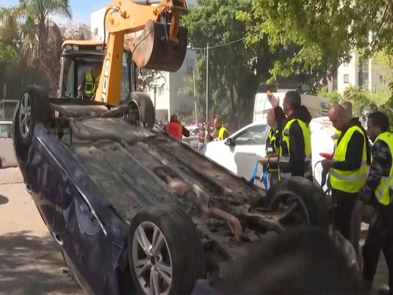 इज़राइल: वीडियो में रमत हशारोन में ईरानी मिसाइल हमले के बाद नुकसान का दावा किया गया है