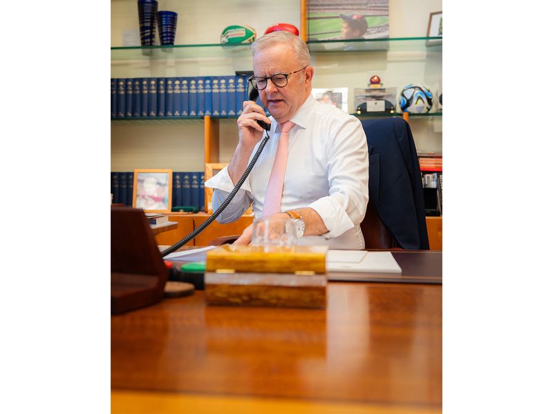 ऑस्ट्रेलिया के प्रधानमंत्री अल्बानीज़ ने ईरान हमलों पर अमेरिकी रोक का स्वागत किया, तनाव कम करने का आह्वान किया