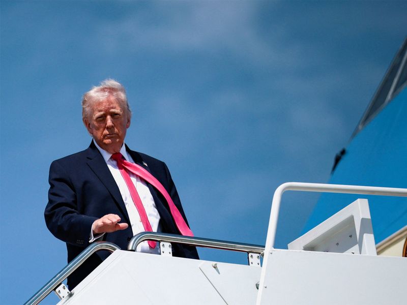 इज़राइल-लेबनान युद्धविराम लागू होने के बाद अमेरिकी राष्ट्रपति ट्रम्प कहते हैं, “मुझे उम्मीद है कि हिज़्बुल्लाह अच्छा काम करेगा।”