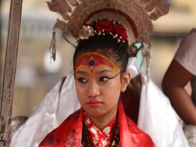 नेपाल का सबसे लंबा रथ उत्सव “लाल भगवान” के आरोहण के साथ शुरू हुआ