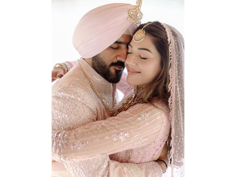 अभिनेत्री मेहरीन पीरजादा ने हिमाचल प्रदेश में शादी कर ली है