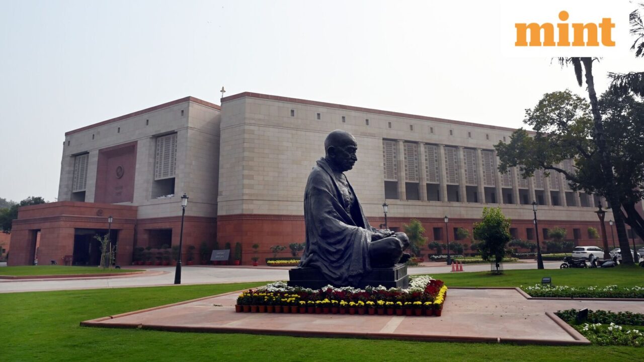 शिक्षा सचिव विनीत जोशी को पंचायती राज मंत्रालय में स्थानांतरित किया गया; नरेश पाल गंगवार उच्च शिक्षा विभाग के प्रमुख होंगे